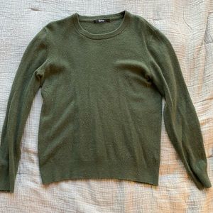 100% Mongolian Cashmere sweater by Quince size Small green color